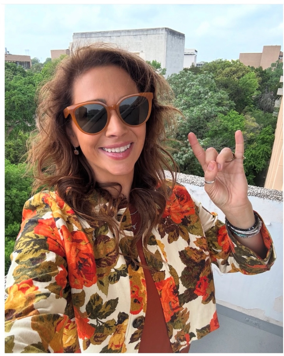 Re sharing cause I’m shocked it’s still available! The soleya jacket ($225) soelle skirt ($195) and Ava top ($125) by @sezan will always be show stoppers! I wear the jacket with a burnt orange top and pants and always get tons of compliments! 