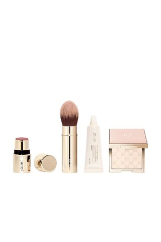 Les Must-Haves
                    
                    Jouer Cosmetics | Revolve Clothing (Global)