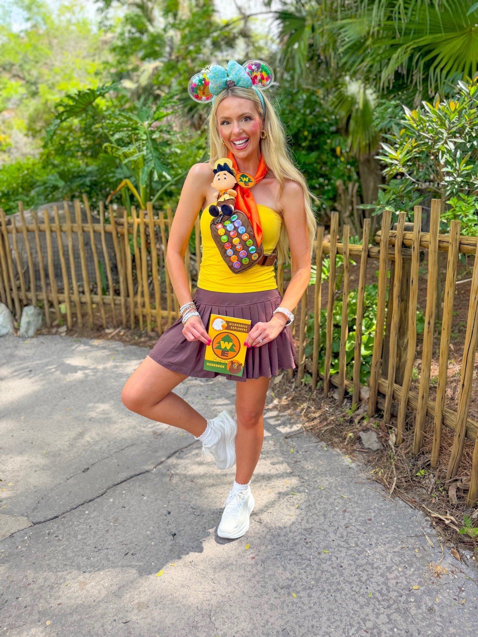 Russell Disney outfit💛🤎🎈🏕️🗺️