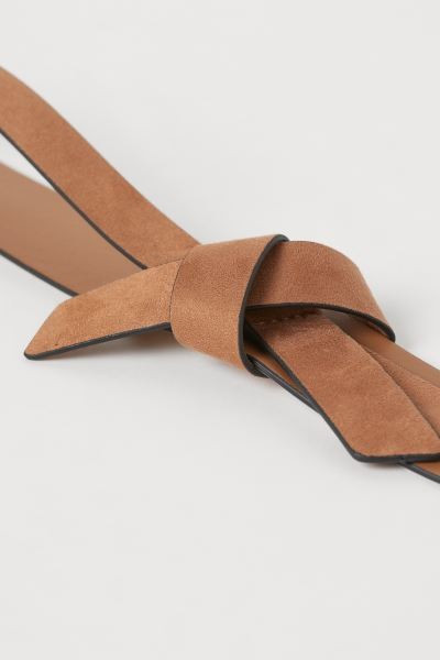 Dark beige | H&M (US, CA, MX)