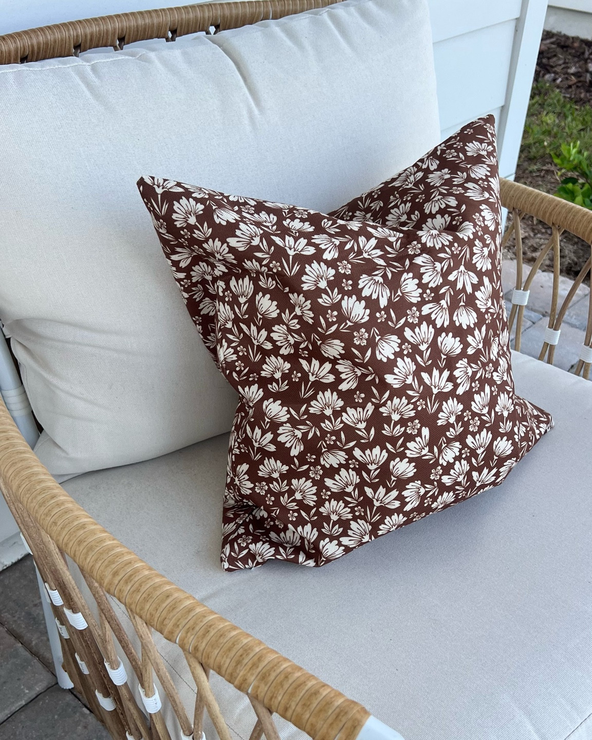 Fall pillows 🍂 #amazonfinds #affordable #pillowcover #floralpillow 