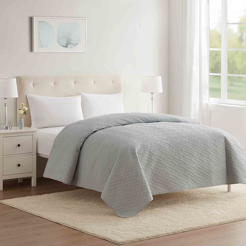 Callie Grey Pinsonic Quilt, King | At Home