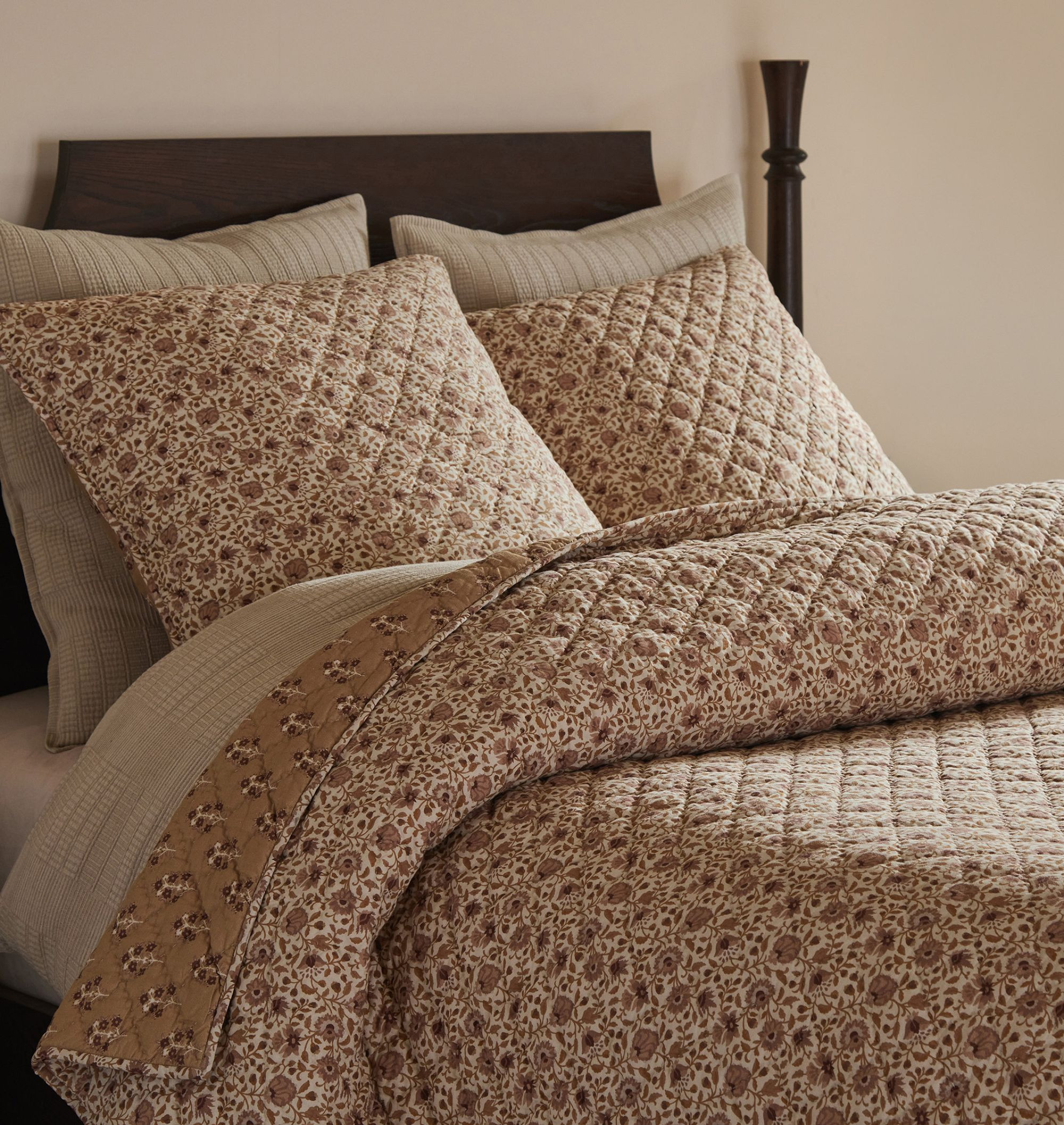 Rosemary Hand-Stitched Reversible Quilt & Shams, Full/Queen - Blush & Natural | Rejuvenation