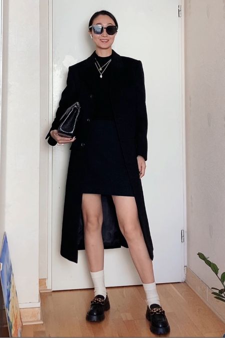 All black in winter 
- coat: Wconcept ( discount MADAJIE10)
- black top: Beneunder (discount MADAJIE)
- shoes : BeauToday (discount MADAJIE) 
- jewelry : MaiaMina( discount MADAJIE) 


#LTKSeasonal #LTKstyletip #LTKworkwear