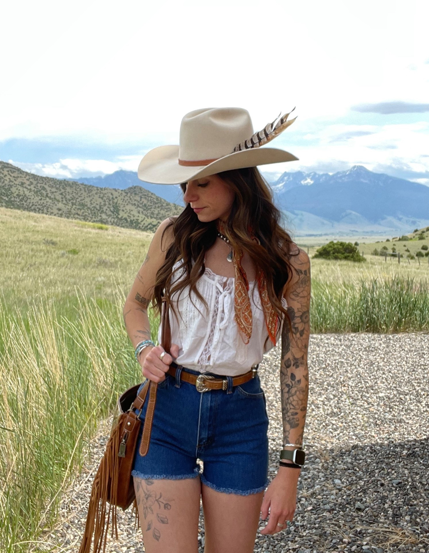 Hat: Cofer Hat co
Belt and scarf: thrifted
Shorts: vintage wrangler, similar linked


#LTKSeasonal #LTKFindsUnder100 #LTKFindsUnder50