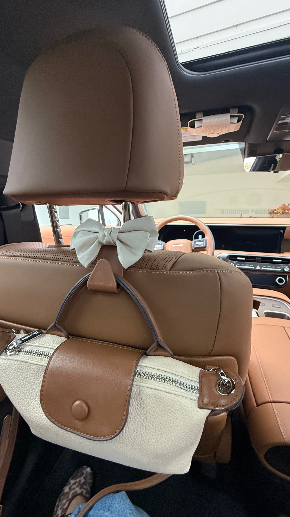 Purse holder for car! Would be such a cute stocking stuffer! 

Must have car accessories, car accessories,  car stock , Amazon car finds 