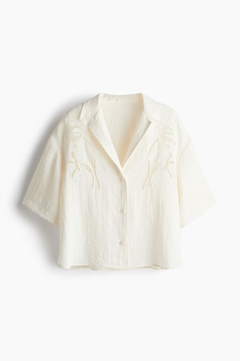 Eyelet Embroidered Beach Shirt - Short sleeve - Regular length - Cream - Ladies | H&M CA | H&M (US + CA)