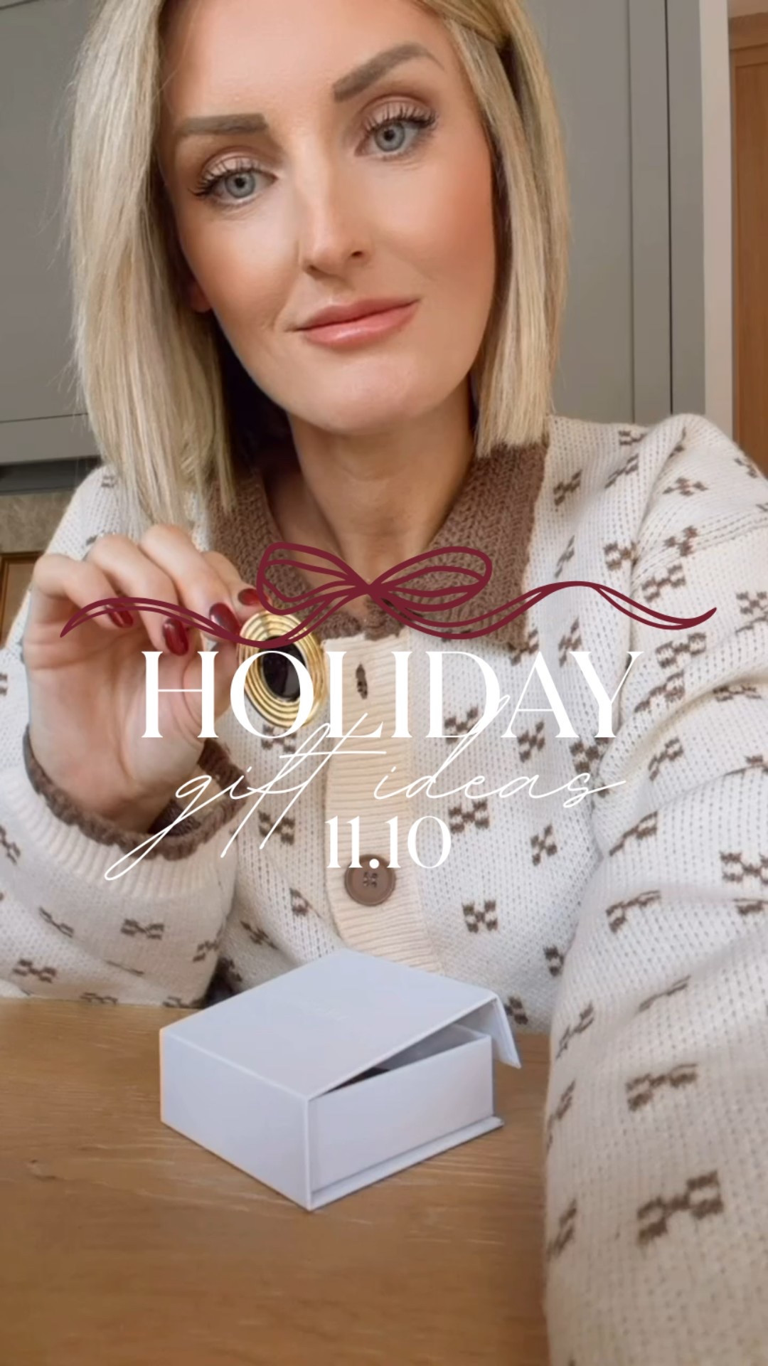 How chic are these earrings?! Love these gold earrings with the black in the middle! These would be fun for holiday or you could even wear them to work!

Loverly Grey, Shopbop, gift ideas, holiday earrings, earrings, gift ideas for her, friend gift ideas 

#LTKGiftGuide