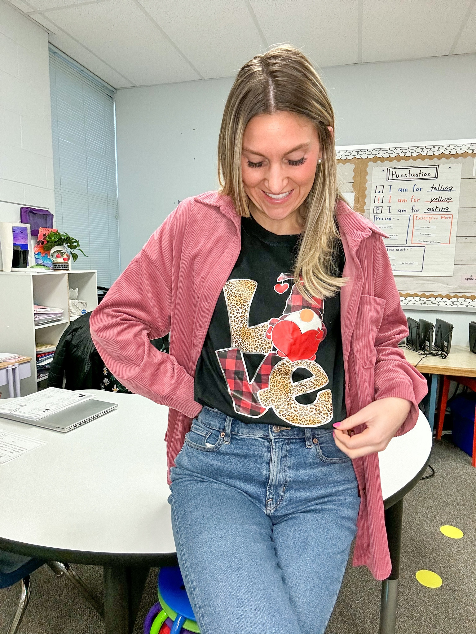 Valentines Day / teacher ootd / American eagle jeans

#LTKfit #LTKFind #LTKunder50