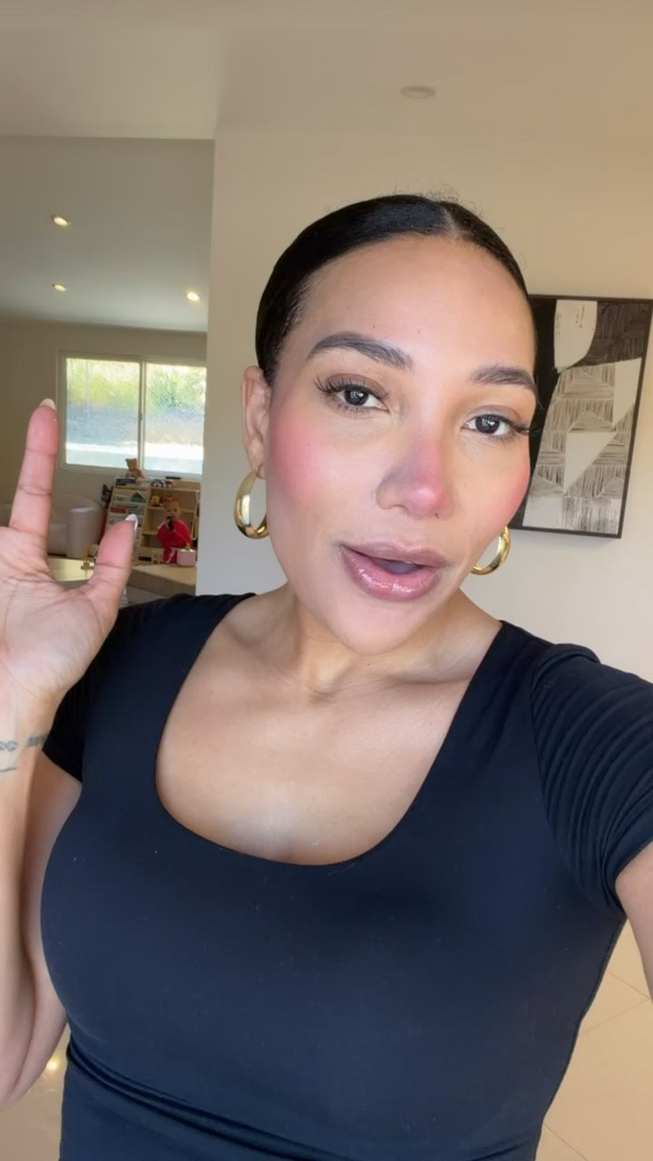 Love these lightweight gold hoop earrings I found on Amazon! 

#LTKootd