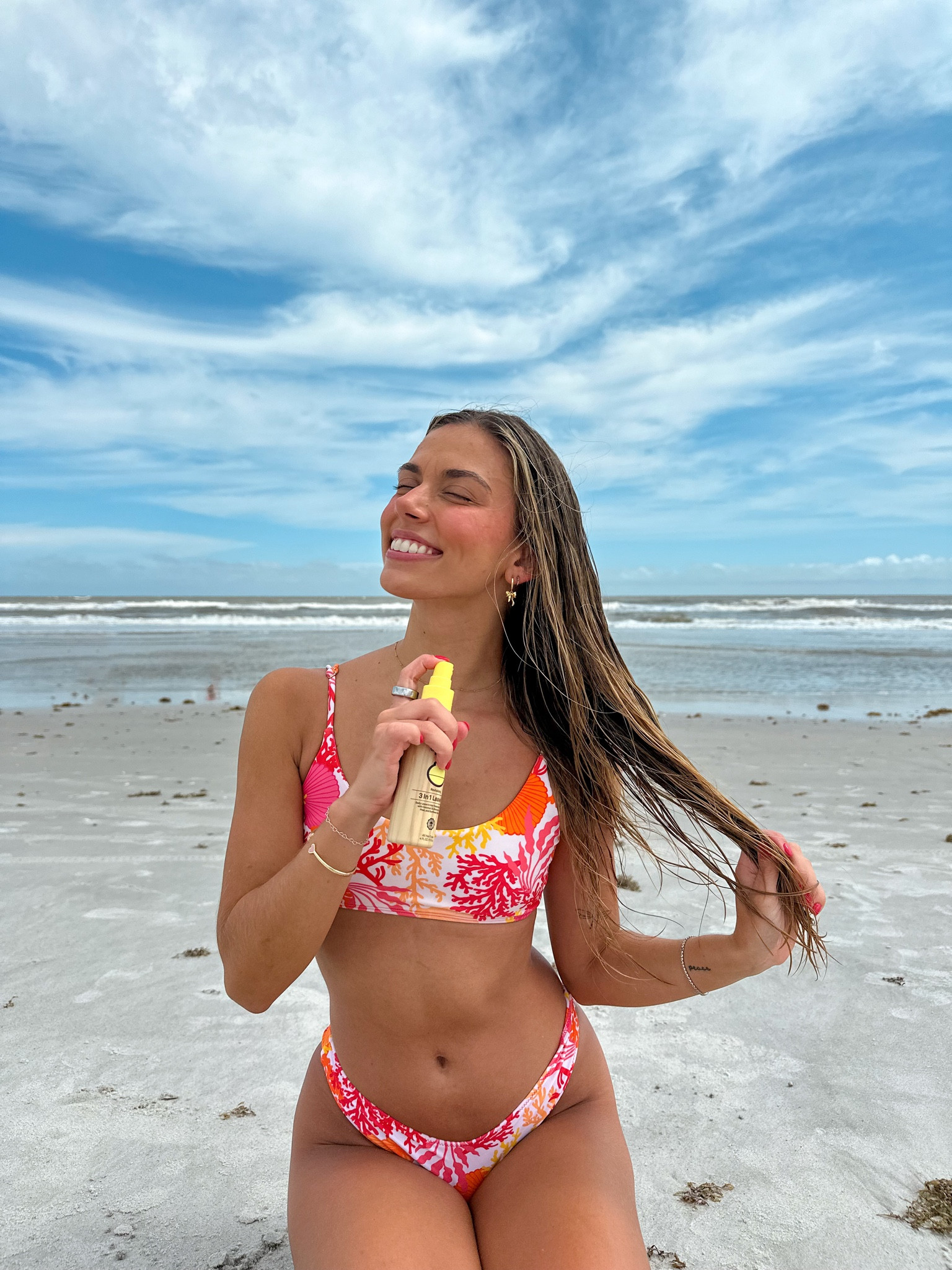 #AD My go-to hair care product that does 3 things in 1! Perfect for the girls on the go! @target @sunbum #SunBumHairCarePartner #trustthebum #TargetPartner #Target 