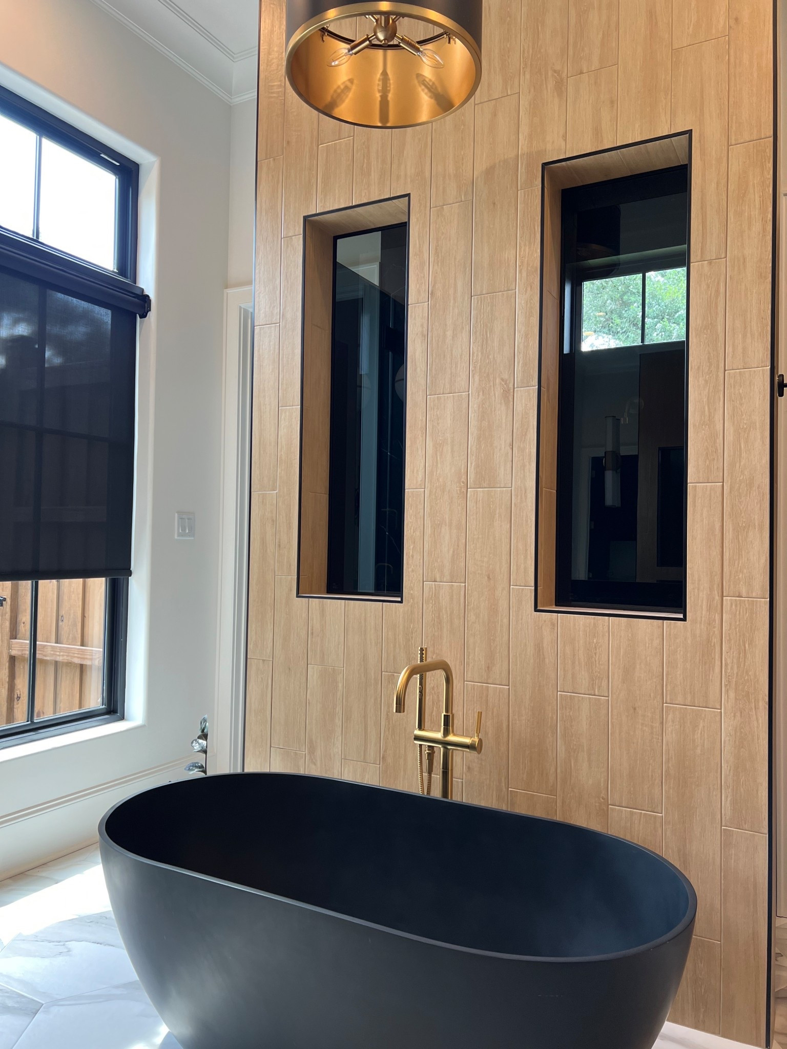 Shop my primary bathroom tub here 🖤

#primarybathroom #blacktub

#LTKHome