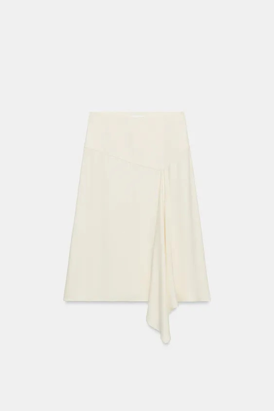BeschreibungMaterialzusammensetzungMa\u00dfeGr\u00f6\u00dfe des Models: 178 cmZARA WOMAN COLLECTI... | Zara US