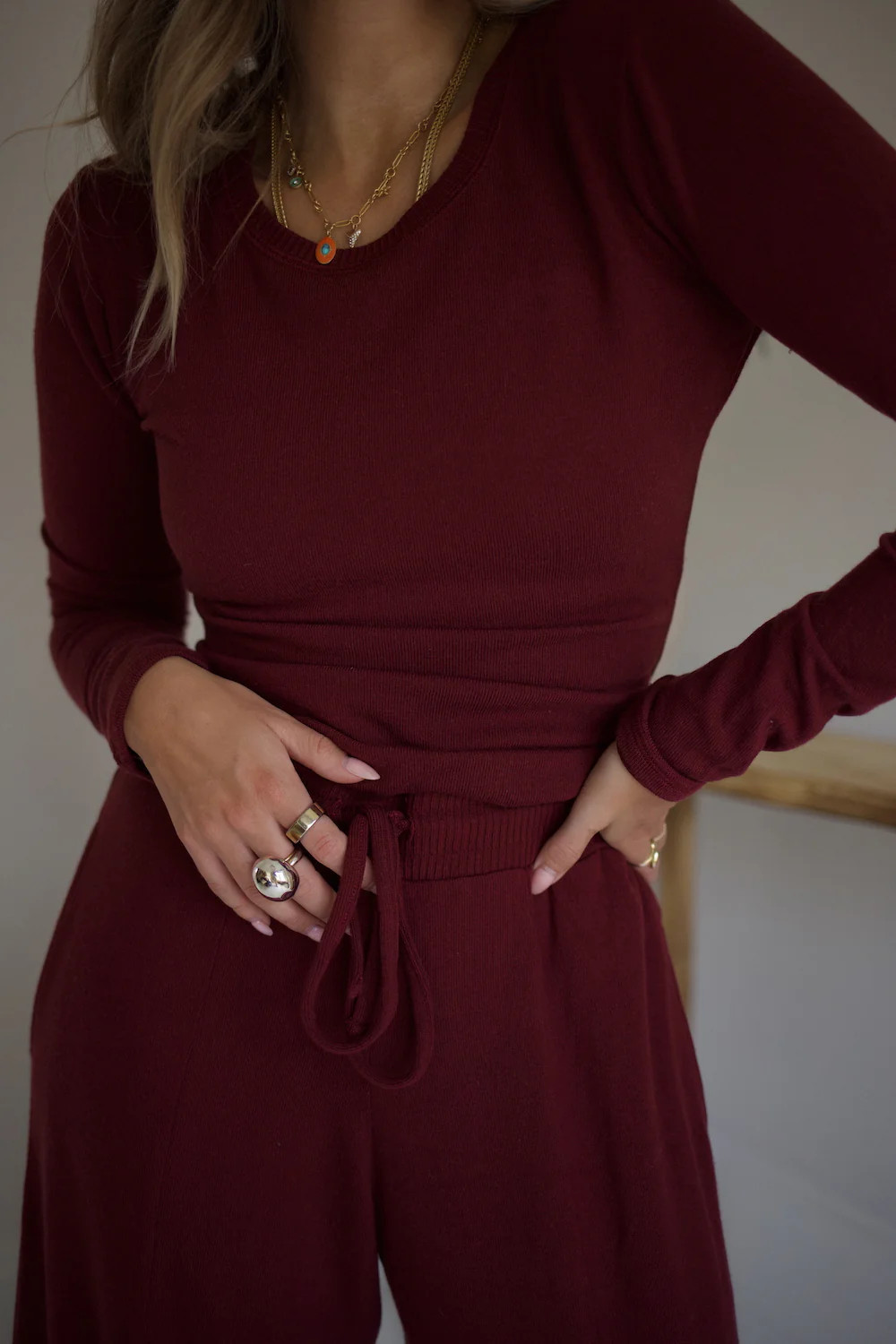 Fitted Crewneck Sweater - Burgundy | How Do You Wear That