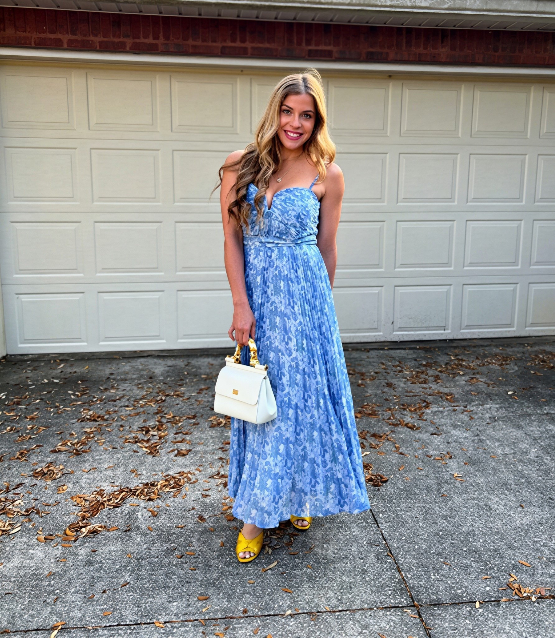 I love combining baby blue with a bright yellow hue. Is so fresh and springy. 
This ASTR dress is easy to dress up or down and perfect for all of us that have spring fever. 🌼🌼🐣

#LTKdayinmylife #LTKootd #LTKgrwm