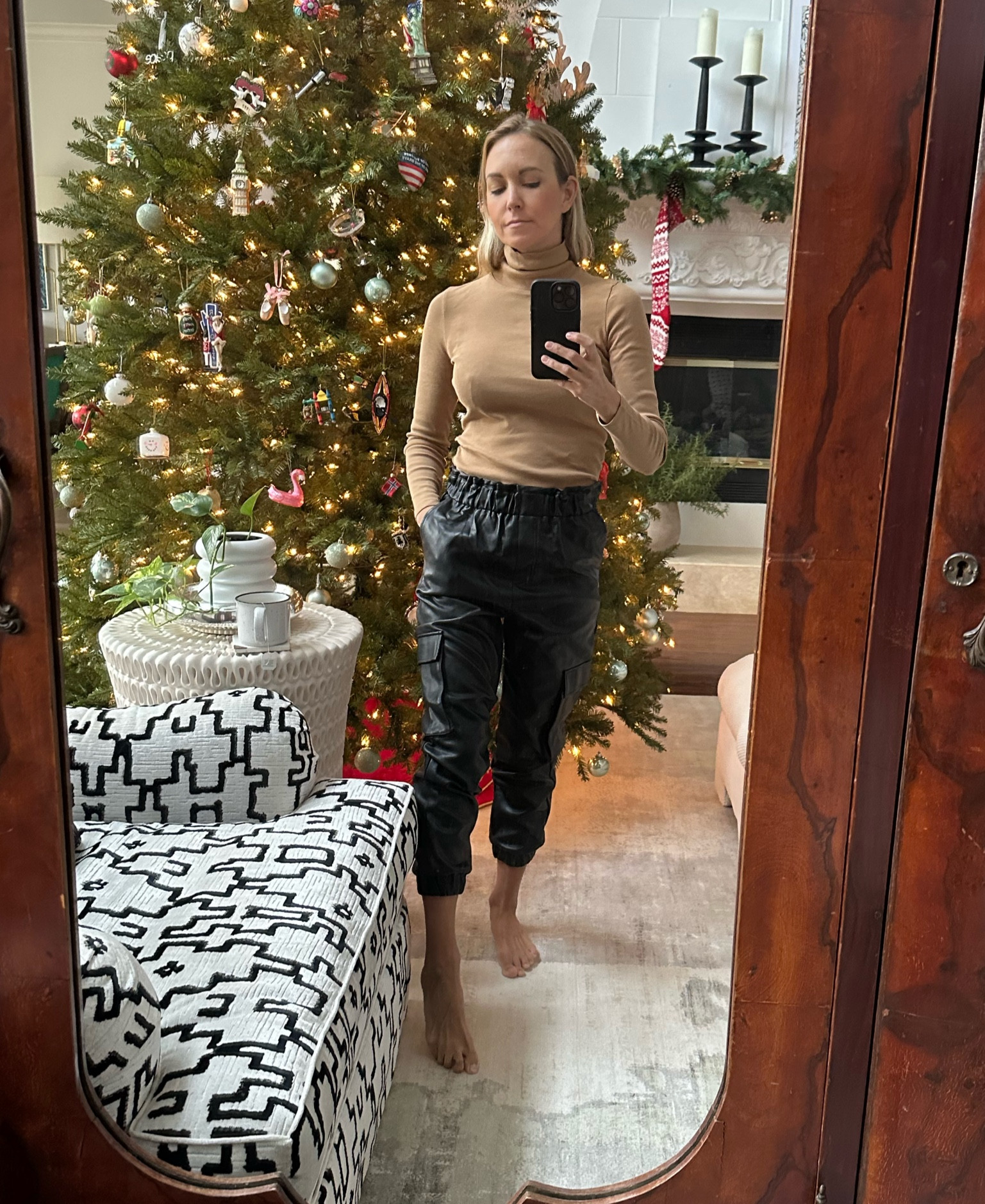 Faux leather cargo pant perfection🖤🪩🤍#nordstrom #fauxleather

#LTKfit #LTKHoliday
