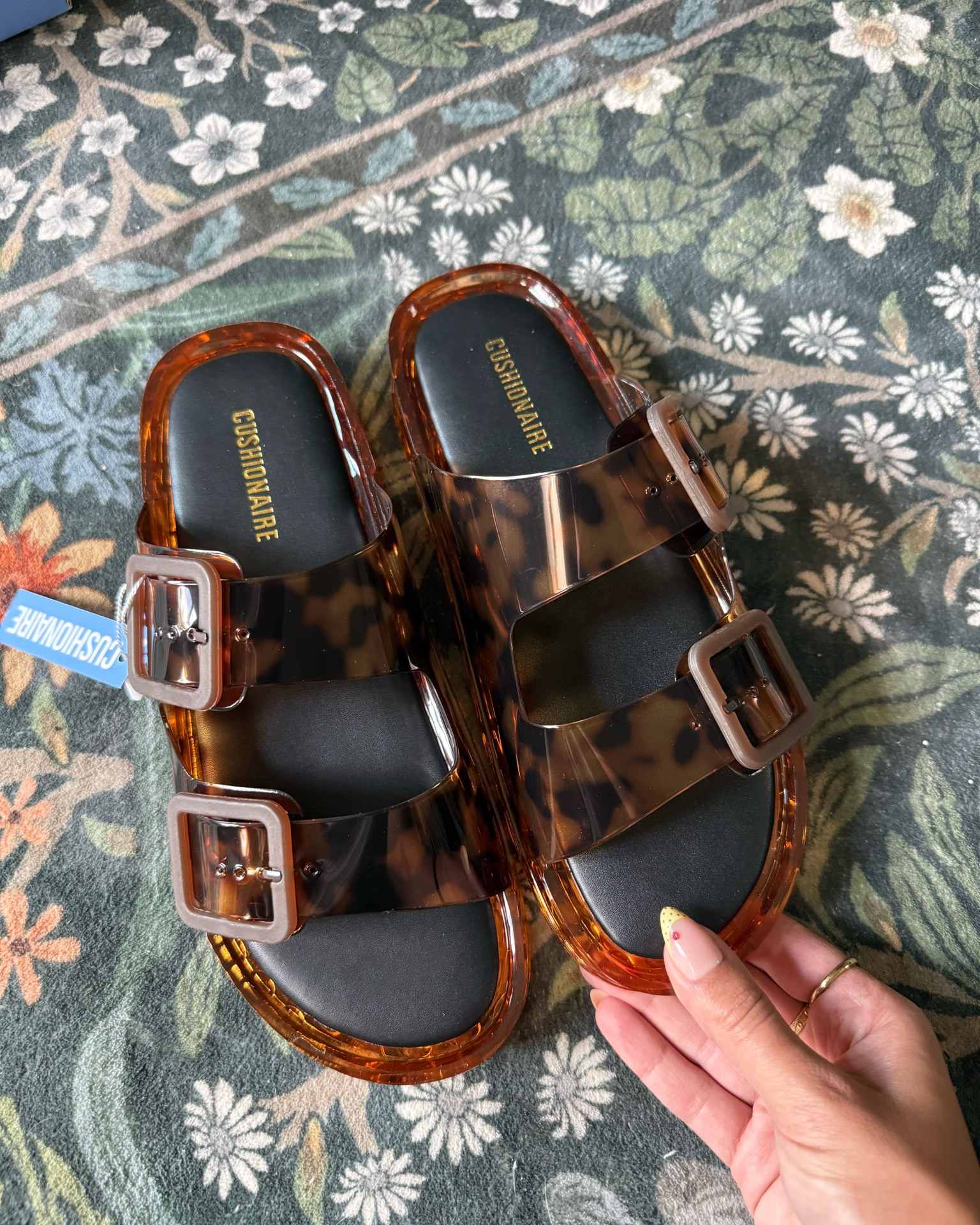 These are soooo comfy and cute!!

#LTKootd #LTKSeasonal