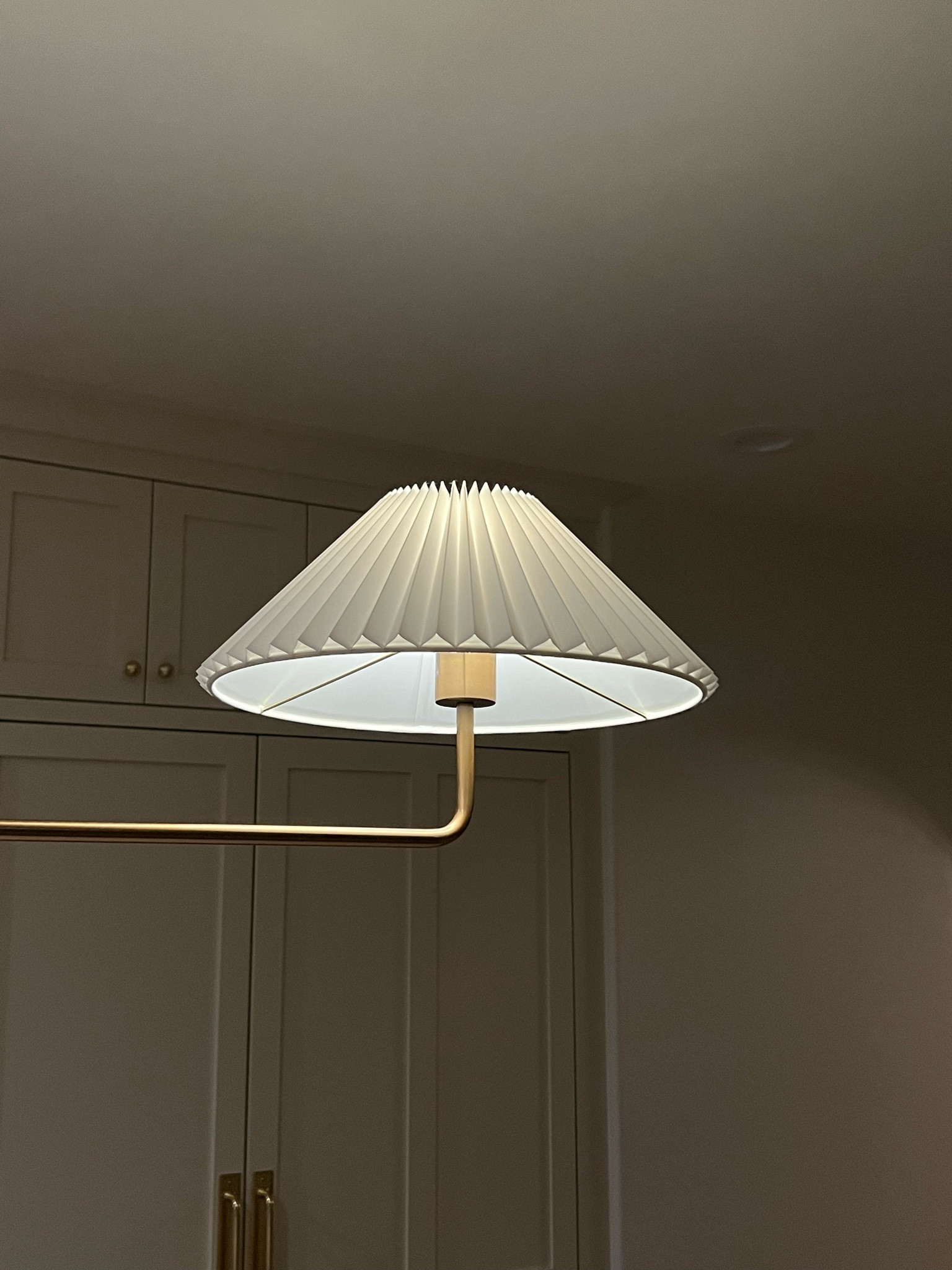 Omg. This light is insane it’s so gorgeous!!! Also huge like a perfect size for a big island! 

#LTKHome