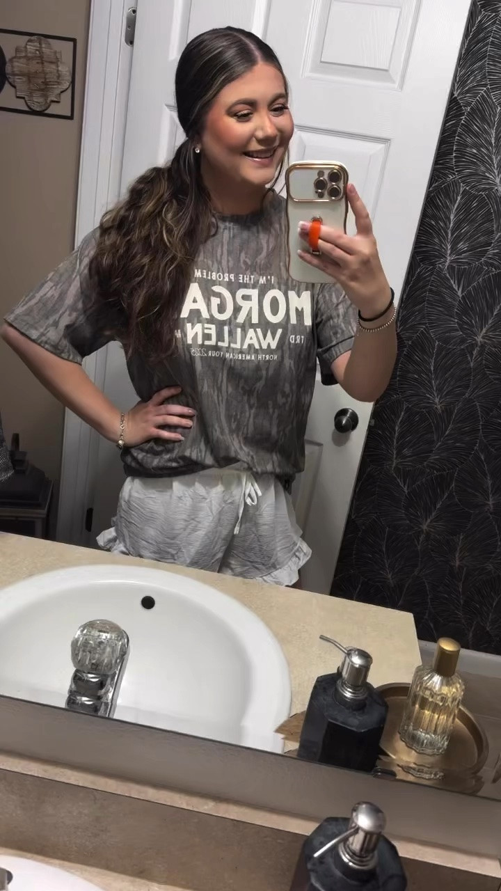 Last weekend will live rent free in my head forever🤩🎆🇺🇸🎶


Morgan Wallen concert / MW / country music / country concert / summer concert / summertime / country fit / western style

#LTKdayinmylife #LTKootd #LTKvlog