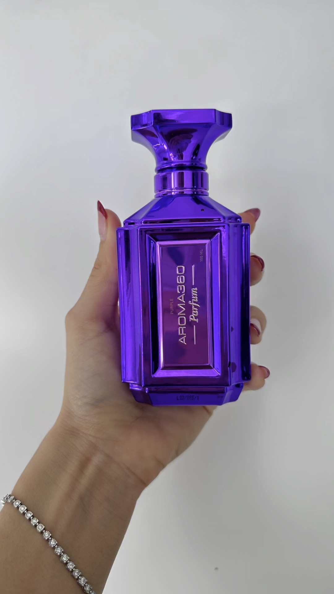I’m loving my new Purple perfume from @aroma360 💜

With notes of neroli flower, peppercorn, cardamom, & patchouli, Purple is sophisticated, seductive, & bold. Purple is definitely my color. 

Discover yours with @aroma360 perfume and body line and use my code 30CAROLINE to receive 30% off your order! 

#ad #shopltk #liketkit #aroma360 #perfume #fragrance #beauty #perfumeandbody #purple 

#LTKbeauty #LTKHoliday #LTKGiftGuide