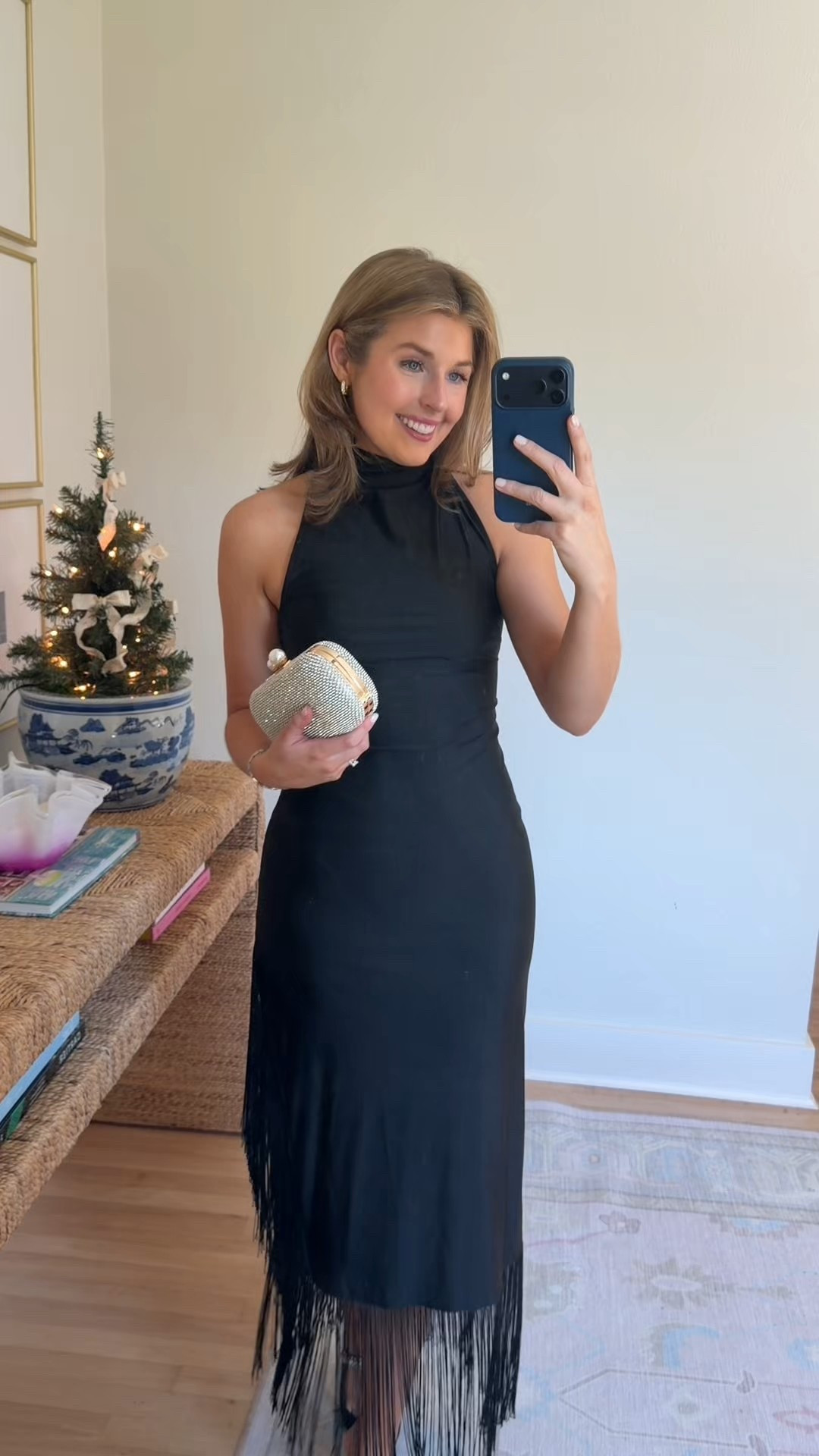 Perfect party dress! Great for NYE or wedding! Wearing an XS