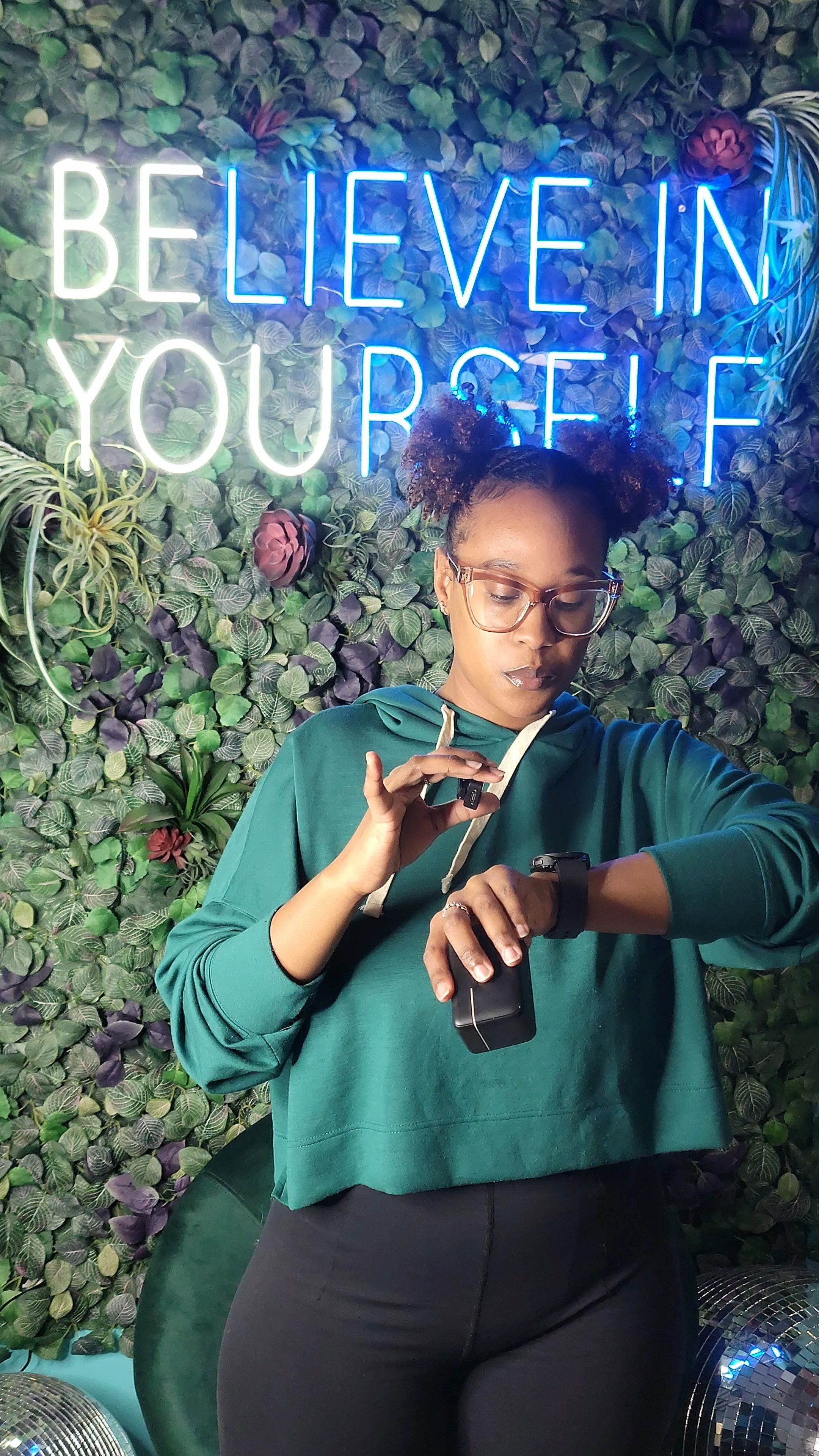 I'm so not mad at this Microphone. This may not be the 100% best, but the microphones I started off with didn't even have noise-canceling on them, so can you say UPGRADE?Hey Alexa, play Upgrade by Beyonce! 😘If you want all of the tech that I've used in this recording, click the links below! #LTKTech #Microphones #Vlog

#LTKdayinmylife #LTKvlog