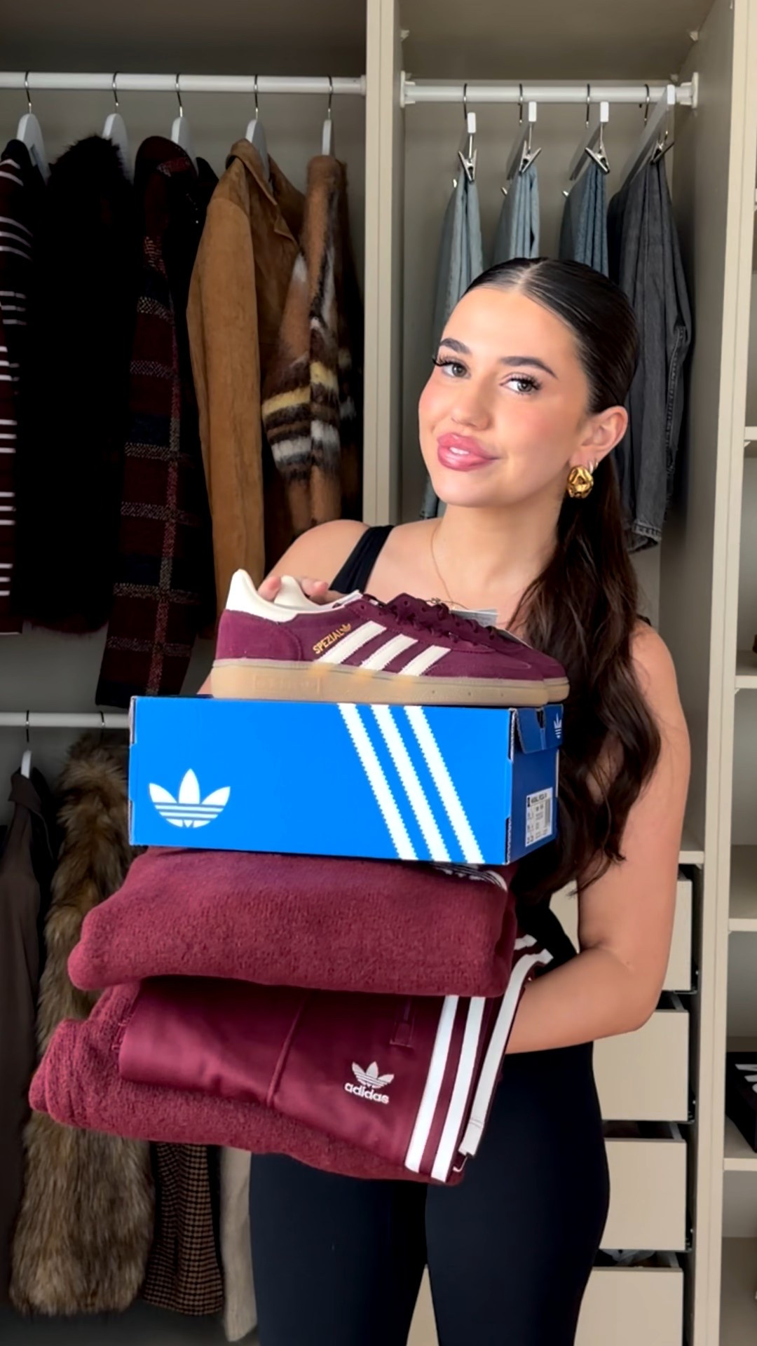 
Obsessed with these @jdwomen burgundy pieces!!! 🍇🎀🫶🏼 

It’s the colour of the season and these looks will take you from cosy daytime to a dressy evening! Linking all these looks over on my @shop.Ito (link in my bio) 


AD @adidasorginals @jdsports @jdwomen 