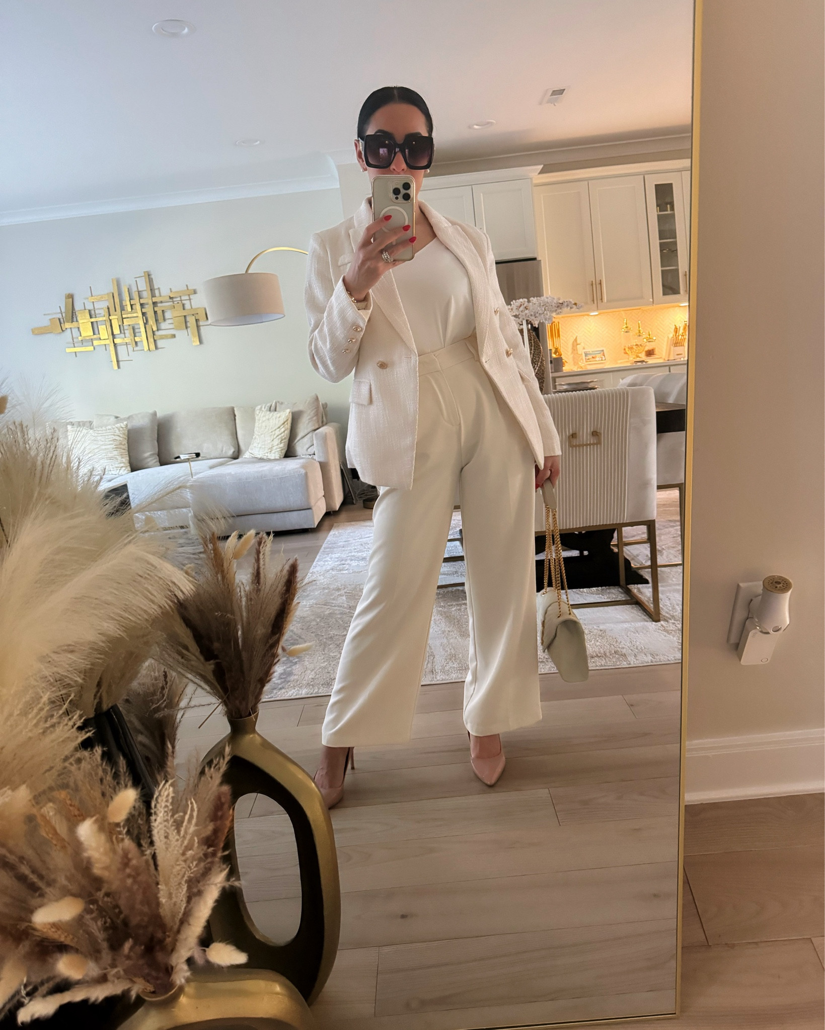 When workwear meets home decor 🤳🏼✨🙌🏼🤍

#LTKHome #LTKStyleTip #LTKWorkwear