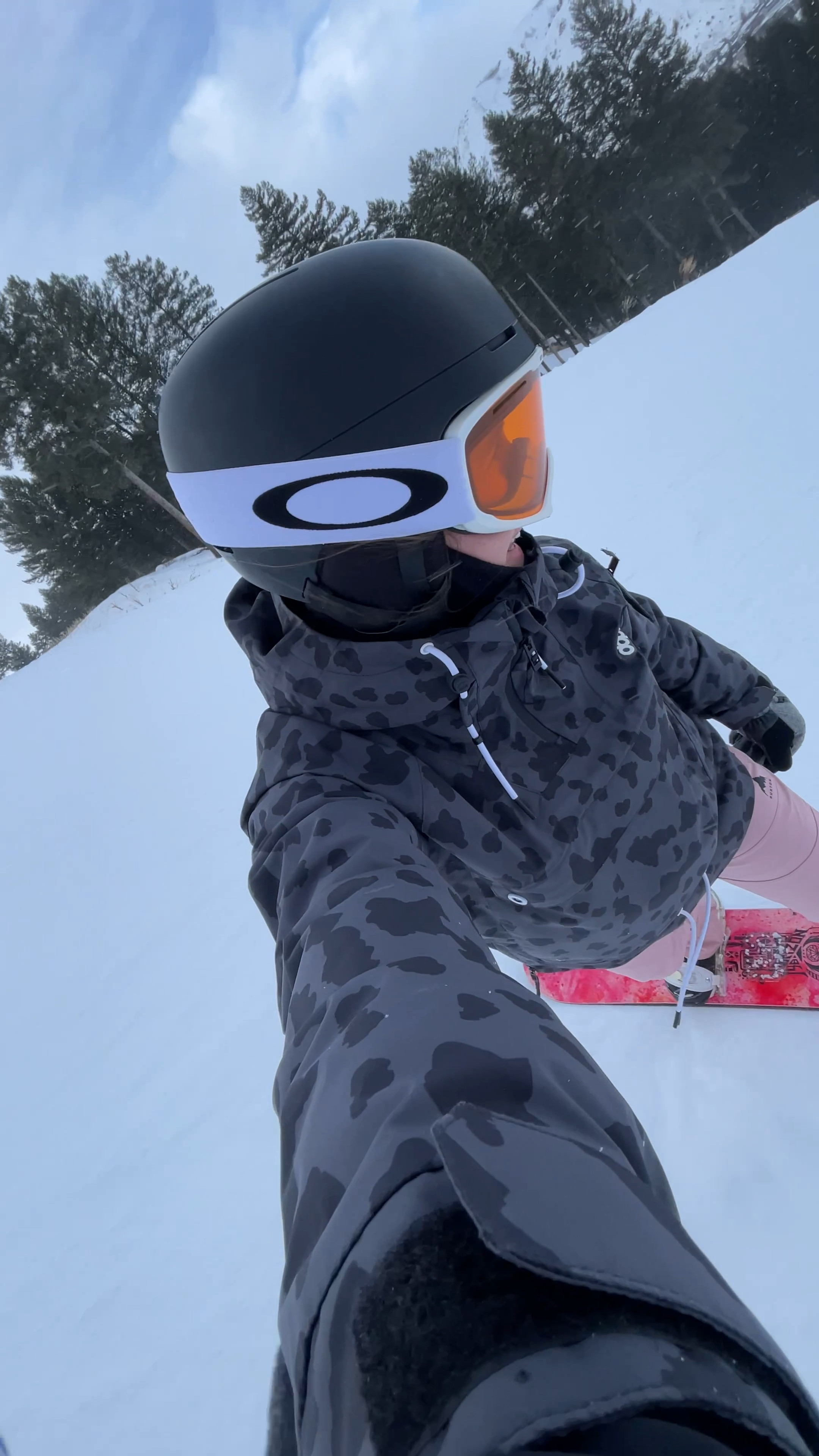 Shreddy season is hereee❄️ #LTKwinter #LTKsnow #snowboard #snowboarding #snowboardootd #snowboardingoutfit #snowboardoutfit