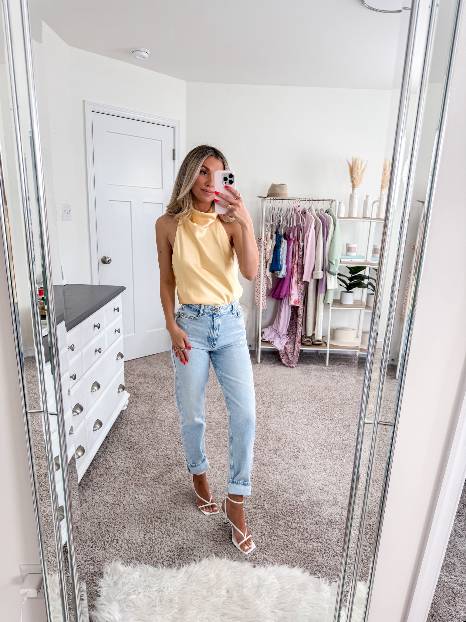 Halter top: xs 
Zara mom jeans: size 24 — size up if in between 
Heels: true to size 

#LTKFindsUnder100 #LTKSeasonal #LTKPetite