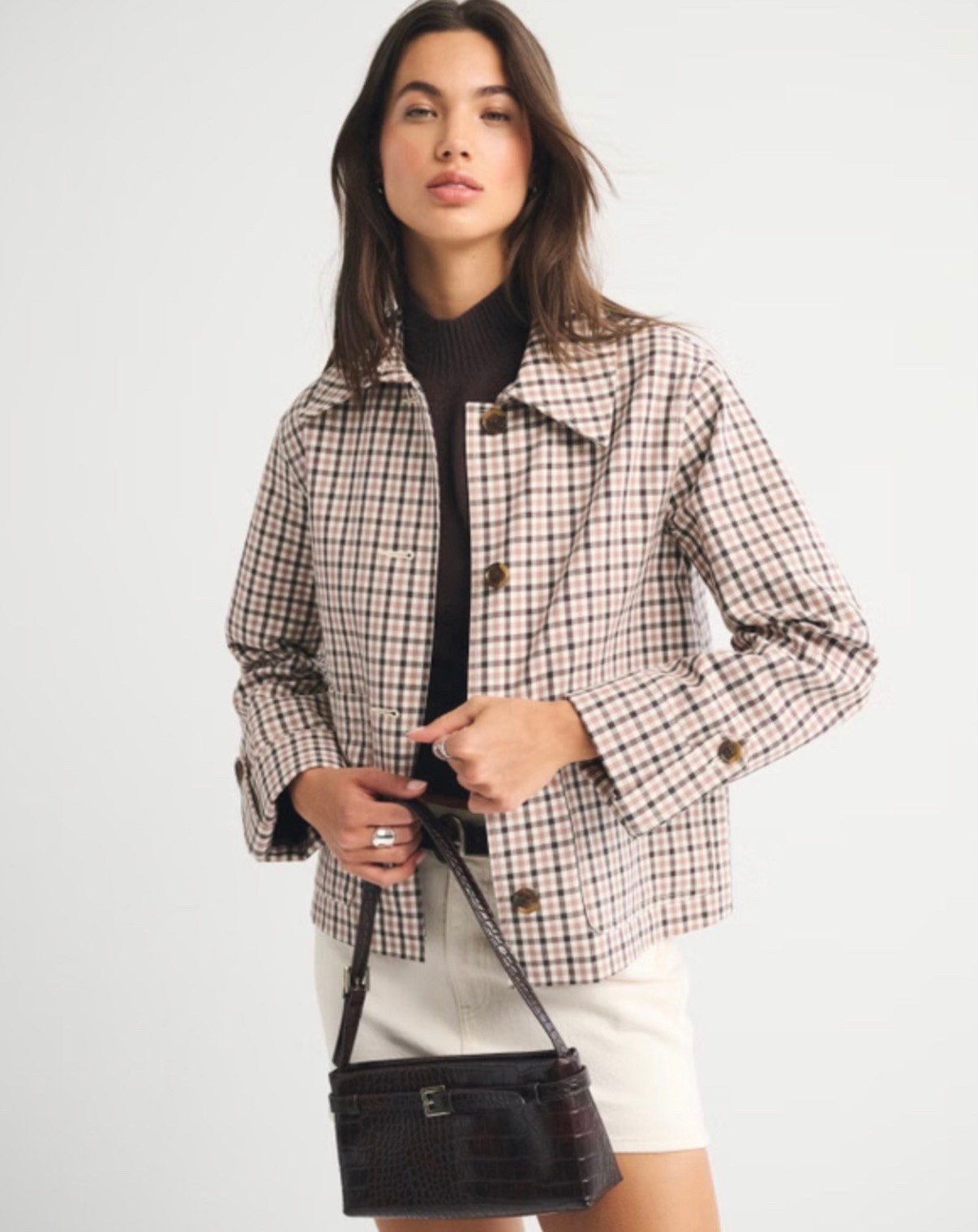 The perfect lightweight layer 🤍 The Abercrombie A-Line Short Trench Coat is such a timeless staple. I love the flattering A-line silhouette, classic collar, and water-resistant cotton fabric — it’s equal parts practical and chic. Easy to throw on over any outfit for an effortlessly polished look ✨ 

 #LTKdayinmylife #LTKgrwm #LTKSaleAlert