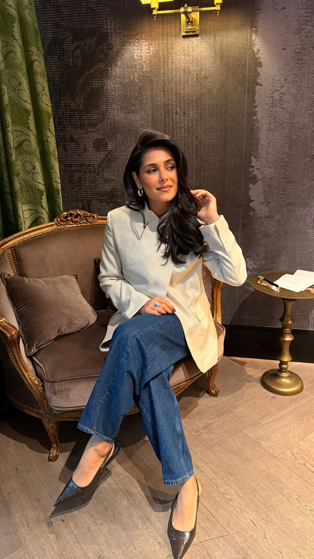 Welches Outfit findet ihr besser ?🧥

#LTKjeans #LTKdeutschland #LTKFashionMonth