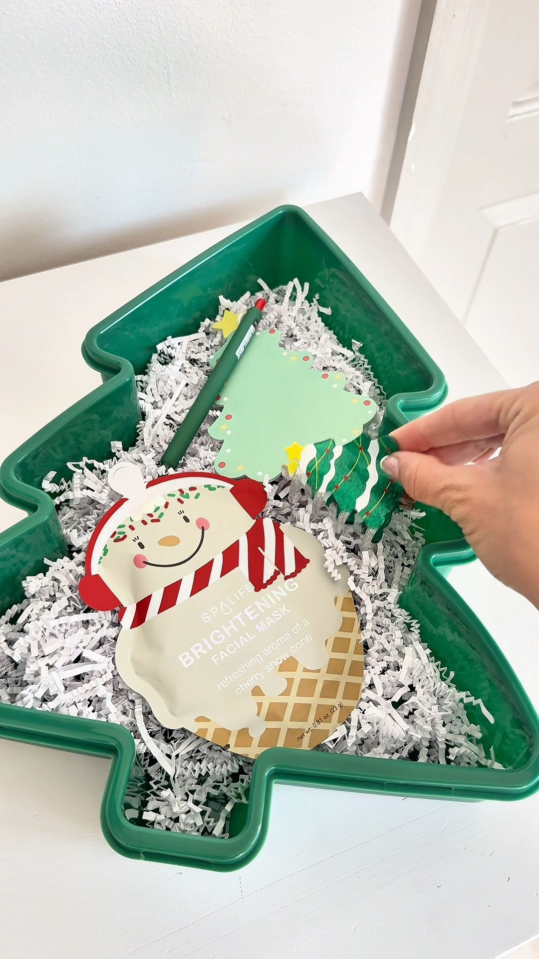 The viral Christmas containers are fully back in stock! Perfect for Christmas gifts, movie nights, snack containers! 

#LTKHoliday #LTKKids #LTKGiftGuide

#LTKHoliday #LTKGiftGuide #LTKSeasonal