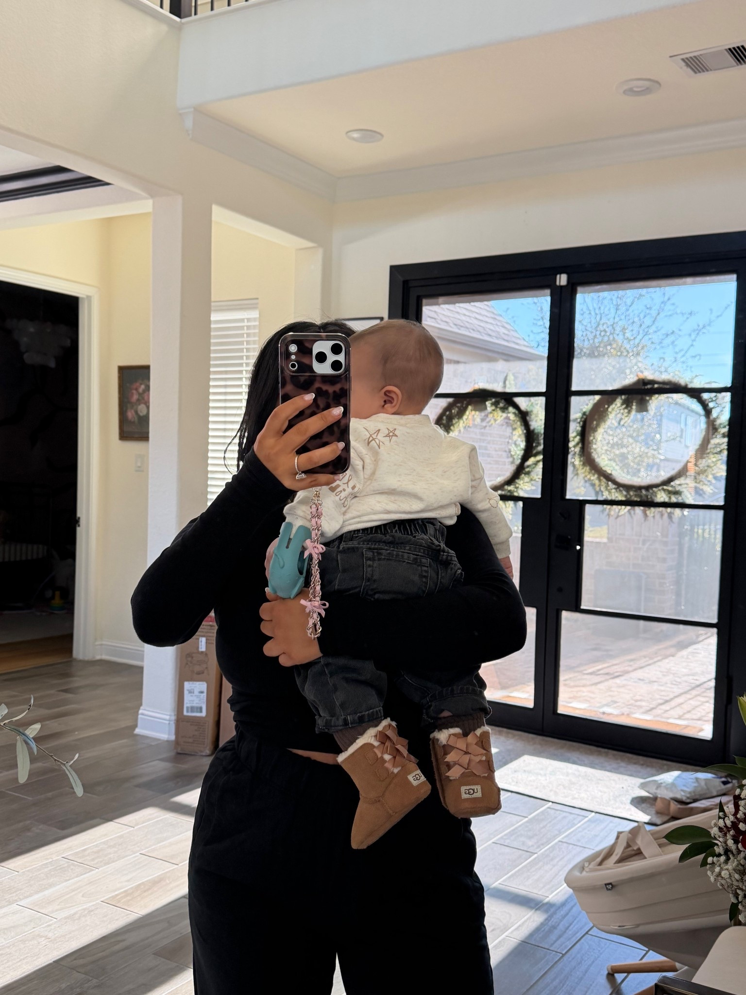 Jeans on sale!! Baby Uggs and horseshoe jeans 🥰

Baby outfit 
Babygirl 
Baby clothes 
Baby 


#LTKBaby #LTKKids #LTKSaleAlert