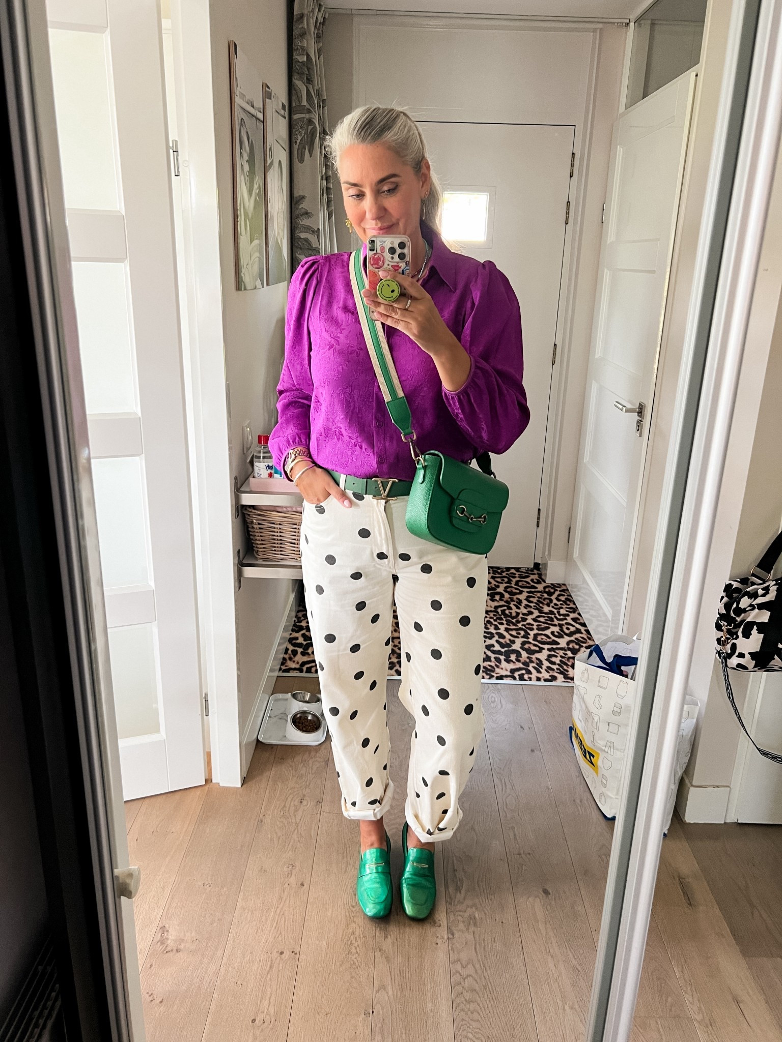 Ootd - Friday. Purple blouse (old, Norah), polka dot jeans (size 42), green leather belt, loafers and bag (all old). 



#LTKeurope #LTKsummer #LTKnederlands