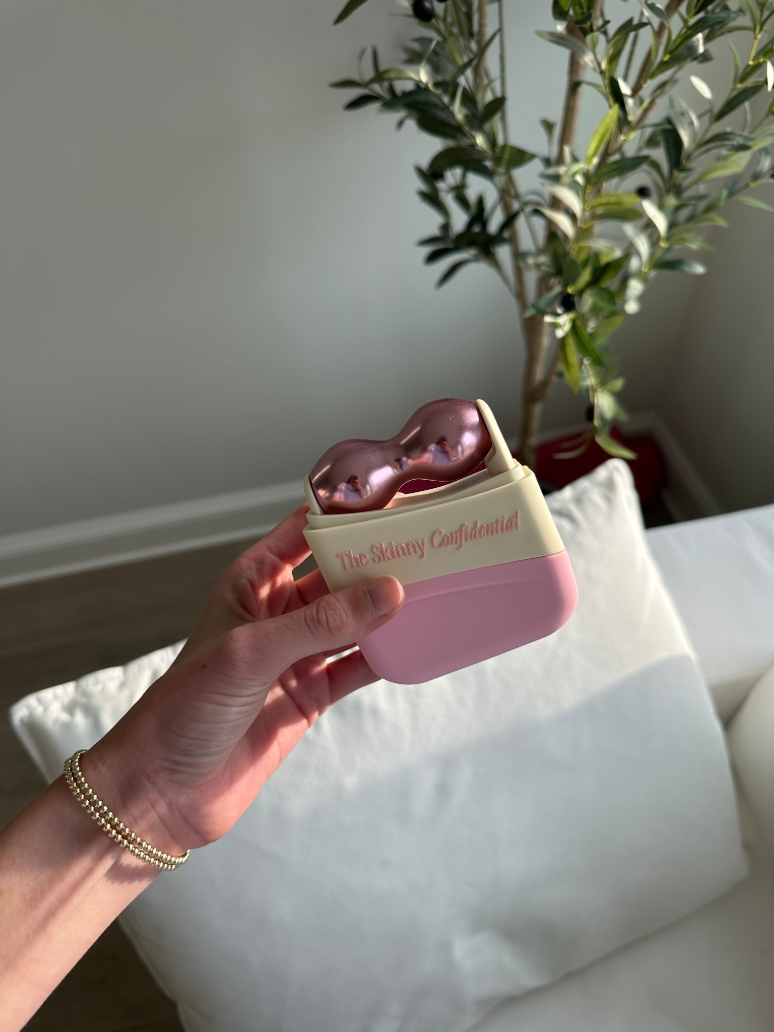 my favorite morning habit ⛅️ #iceroller #morningroutine #theskinnyconfidential 

#LTKselfcare #LTKmorningroutine #LTKmomlife