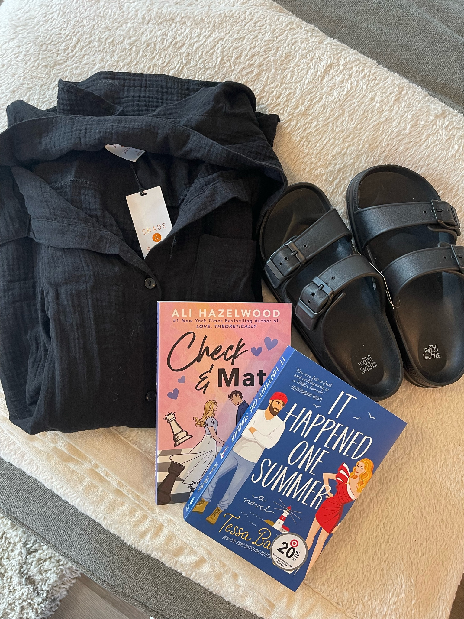 My recent Target purchases make it seem like I’m ready for a day at the beach reading a book 🙂 

Books are currently buy one get one half off. Enjoy! 

I also grabbed a new graphic tee but forgot it for the photo 

#LTKSpringSale #LTKSeasonal #LTKstyletip