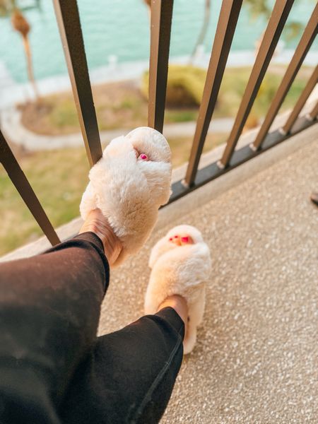 Yes, I did get new faux fur criss-cross slippers for Christmas 🎄 They are super soft and comfortable, perfect for balcony sitting! 


#LTKtravel #LTKover40 #LTKfindsunder50
