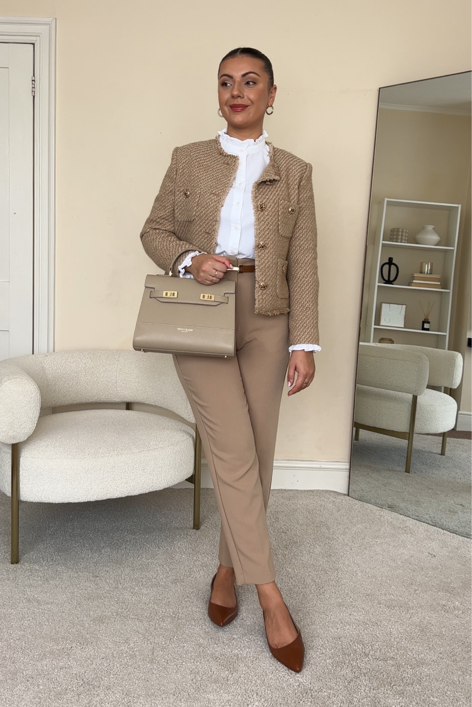 Smart casual Autumn outfit with a white cotton blouse.
Blouse is from H&M, wearing size S.
Jacket is from Mango, wearing size M.
Trousers are from Zara, wearing size M.
Some items are no longer available so I’ve linked similar options.

#LTKeurope #LTKstyletip #LTKfindsunder100