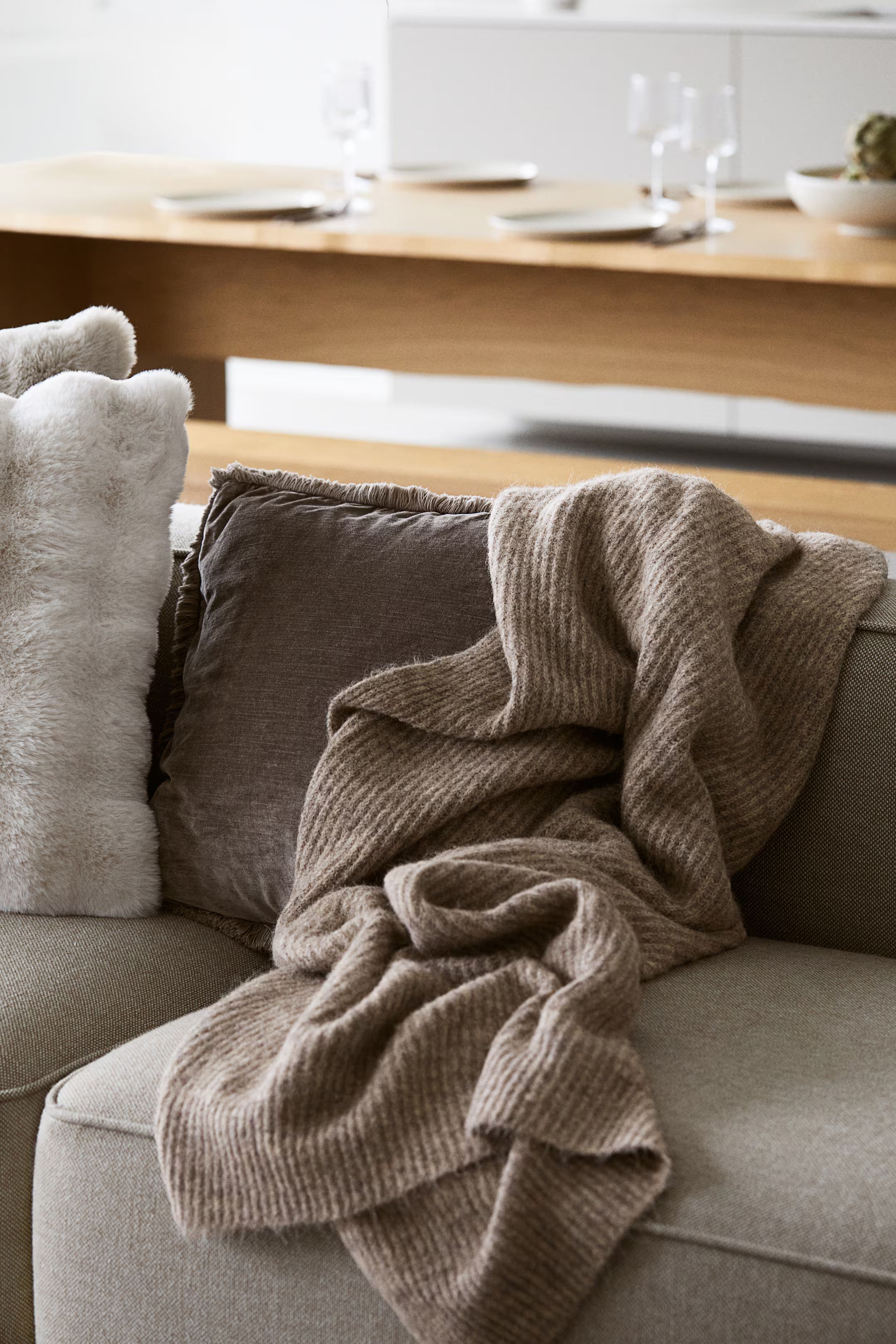 Rib-Knit Throw | H&M (US + CA)