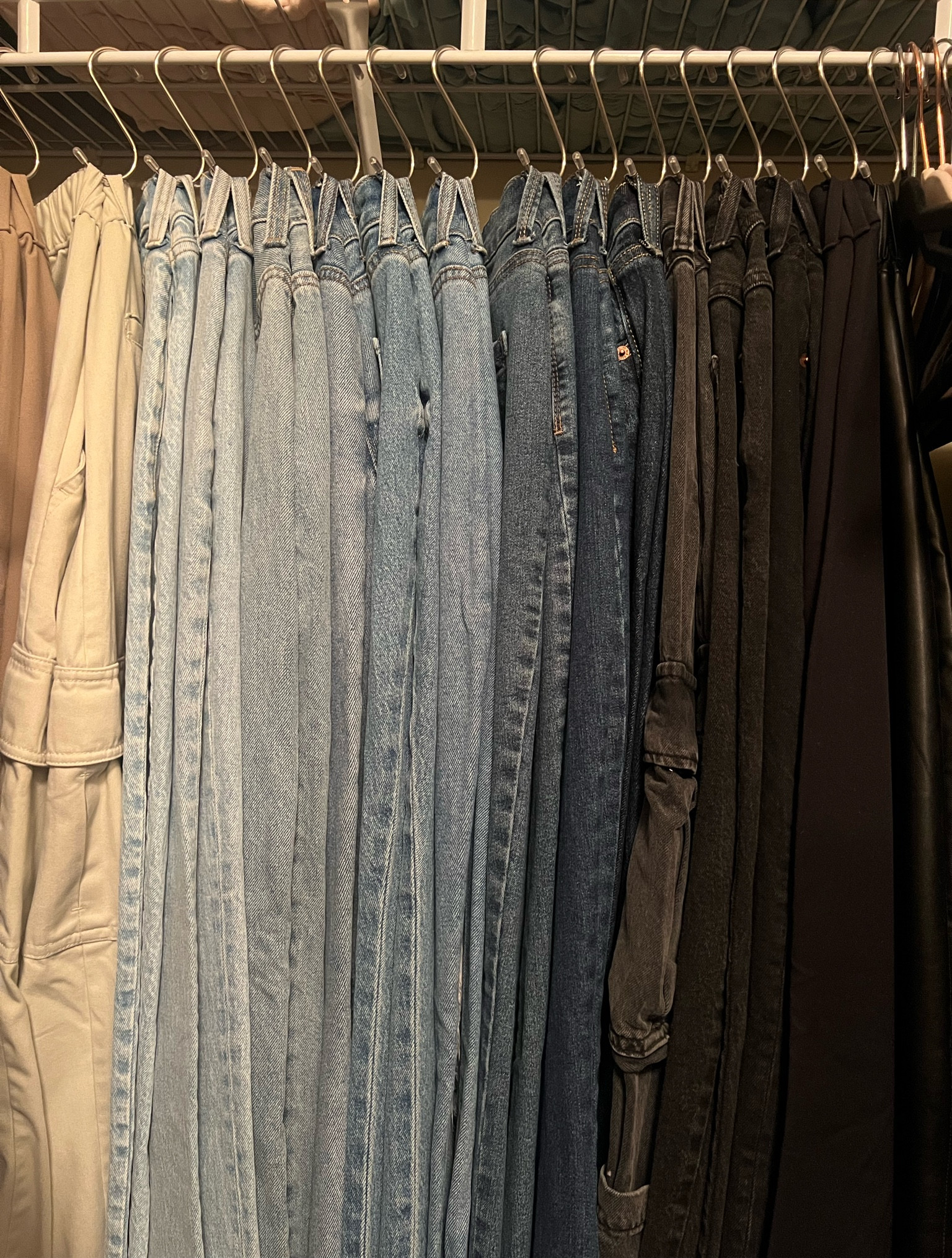  Jean storage hack! So obsessed with how many I can fit into a small space with these s-hooks!!! 

#LTKHome #LTKStyleTip #LTKFindsUnder50