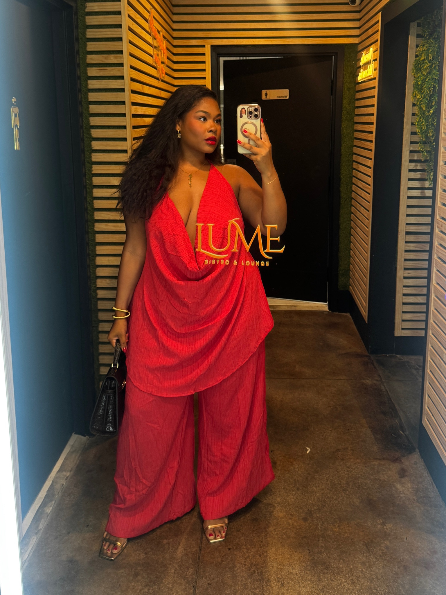 Holiday/ vacation/ date night vibe 
Size 1xl 

#LTKMidsize #LTKPlusSize