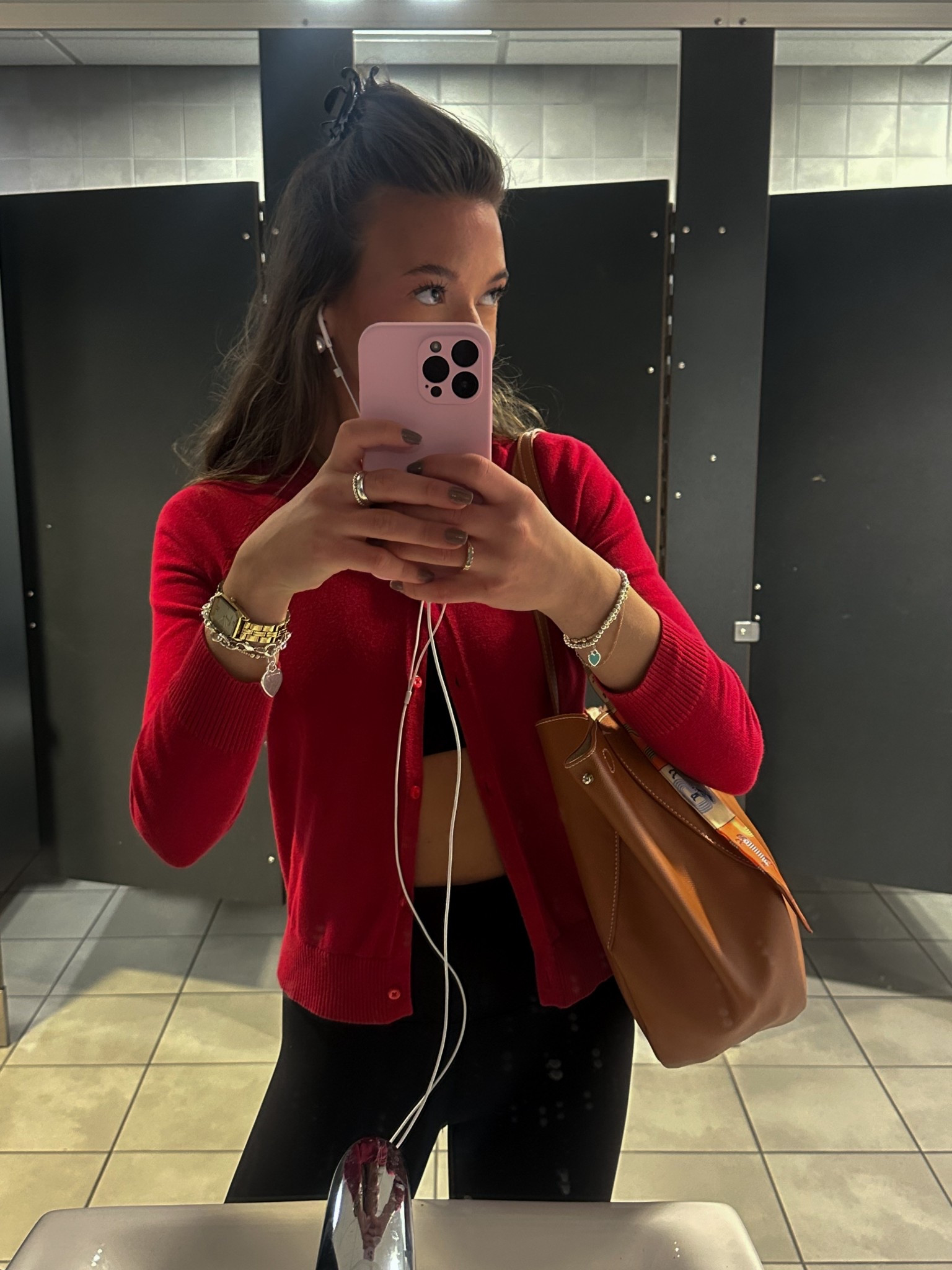 Class OOTD at the University of Kentucky💋 Details linked below🔗

#LTKootd #LTKdayinmylife #LTKValentine