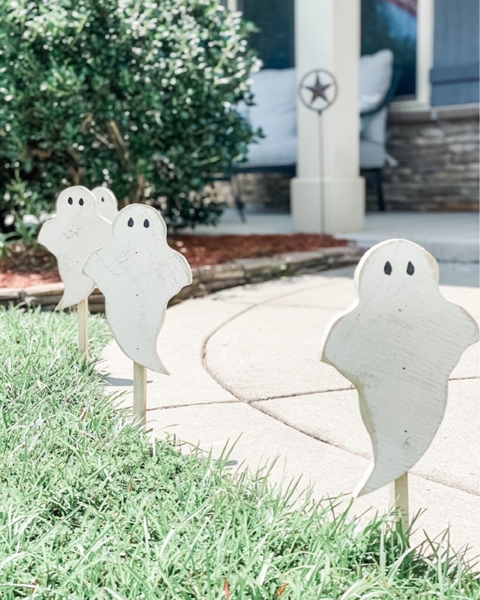 Outdoor Halloween decor, Halloween garland, ghost garland, ghost decor,
doily ghost, farmhouse Halloween, rustic Halloween, primitive Halloween 

#LTKSeasonal #LTKSaleAlert #LTKHome