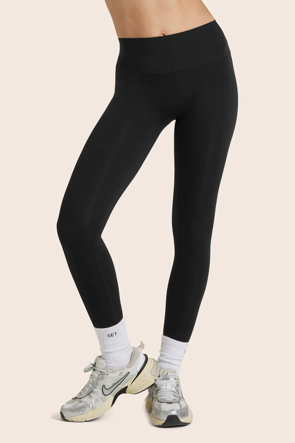AIRLUXE™ BREATHE MID-RISE LEGGINGS - ONYX | SET Active