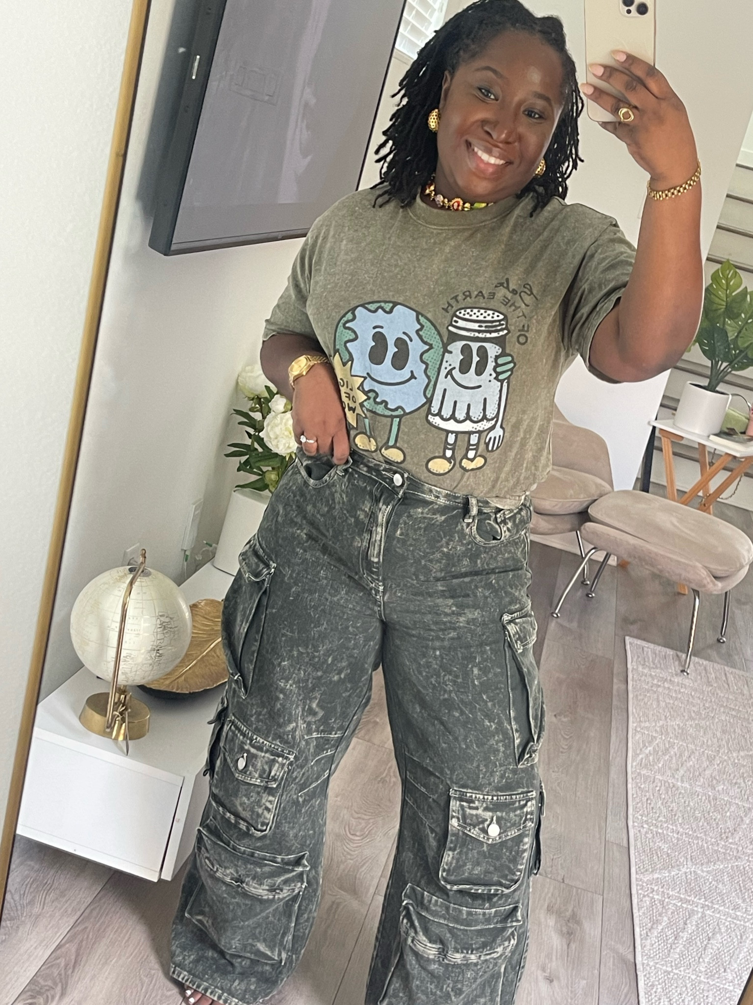 Cargo Jeans and a Cool Graphic T-shirt

#LTKVideo #LTKMidsize #LTKStyleTip