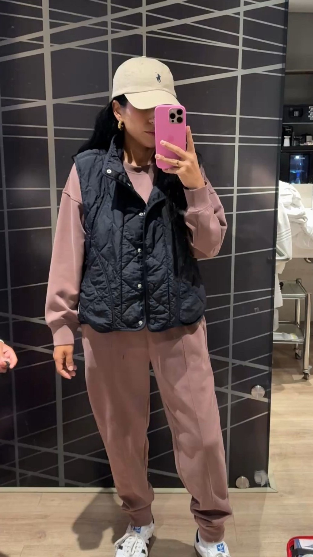 ✨ If you love comfy outfits that still look put together… this one’s for you! 🤍


#adidas #freepeople #women

#LTKGiftGuide #LTKootd #LTKdayinmylife