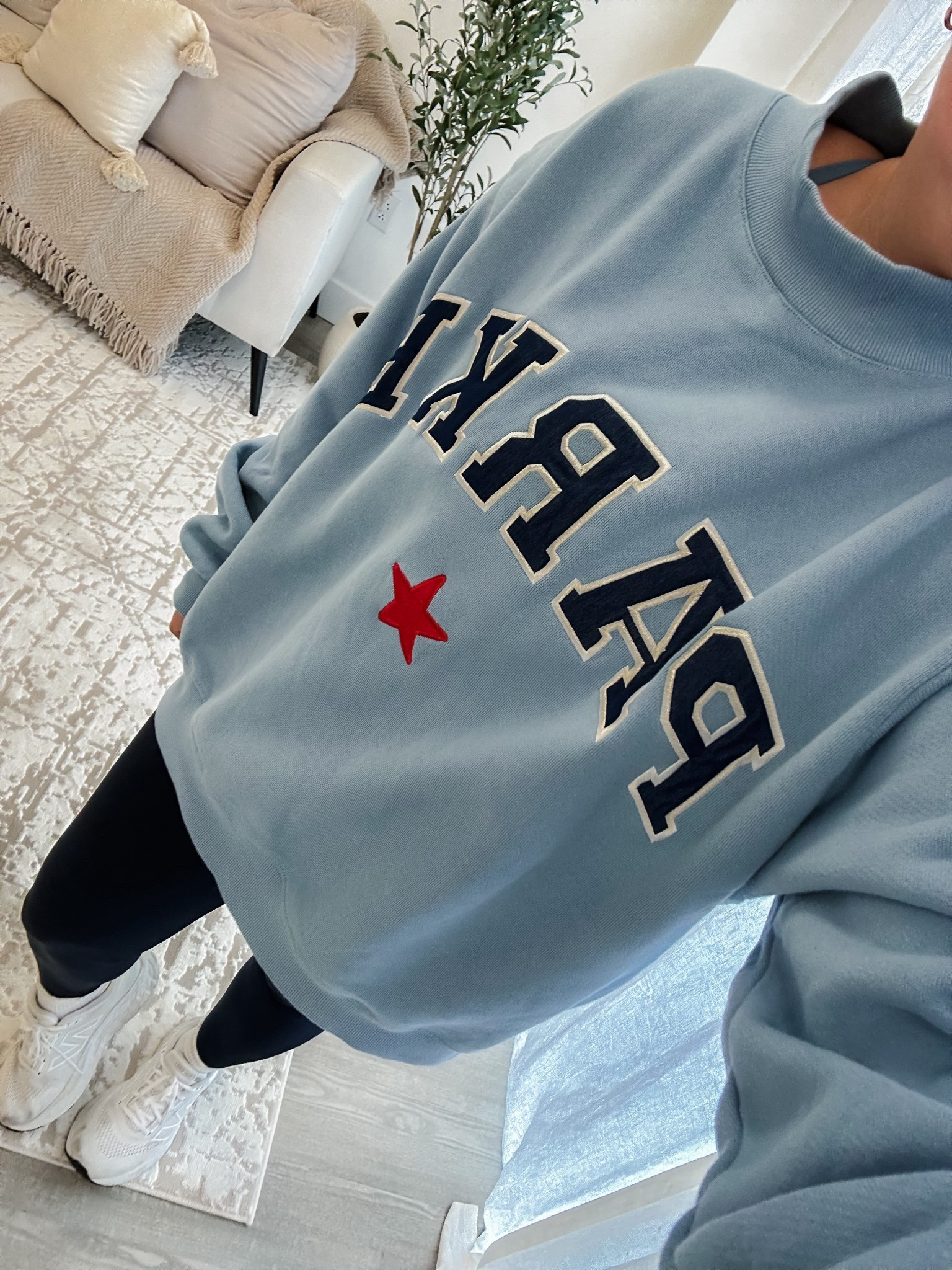 Comfy outfit for a cold rainy day! I love my parke sweatshirt so much so I bought another one! Wearing the XXL . 

#LTKMidsize #LTKPlusSize #LTKGiftGuide