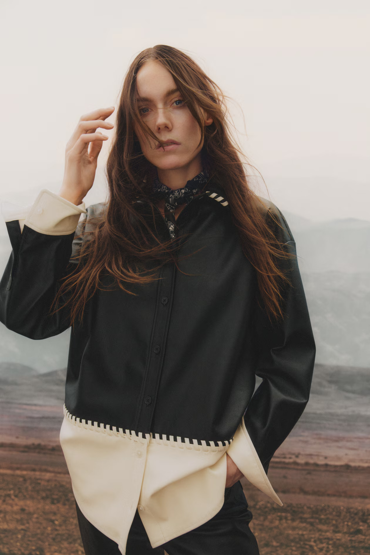 Beschichtete Bluse mit Colourblocking | H&M (DE, AT, CH, NL, FI)