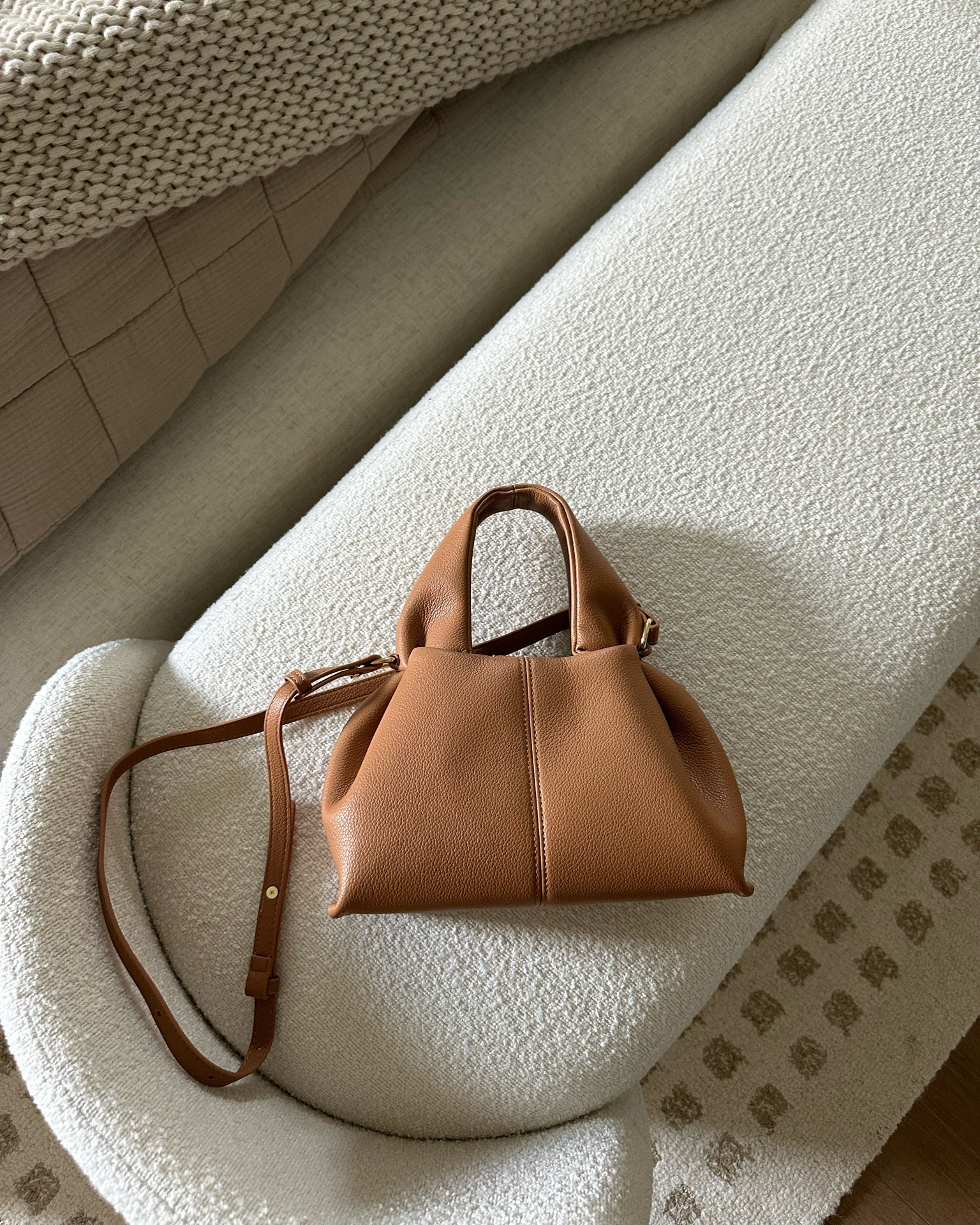  Cloud quality hand bag!
Hand bag- purse- luxury loom 
Amazon fashion 

#LTKKids #LTKBeauty #LTKFindsUnder100